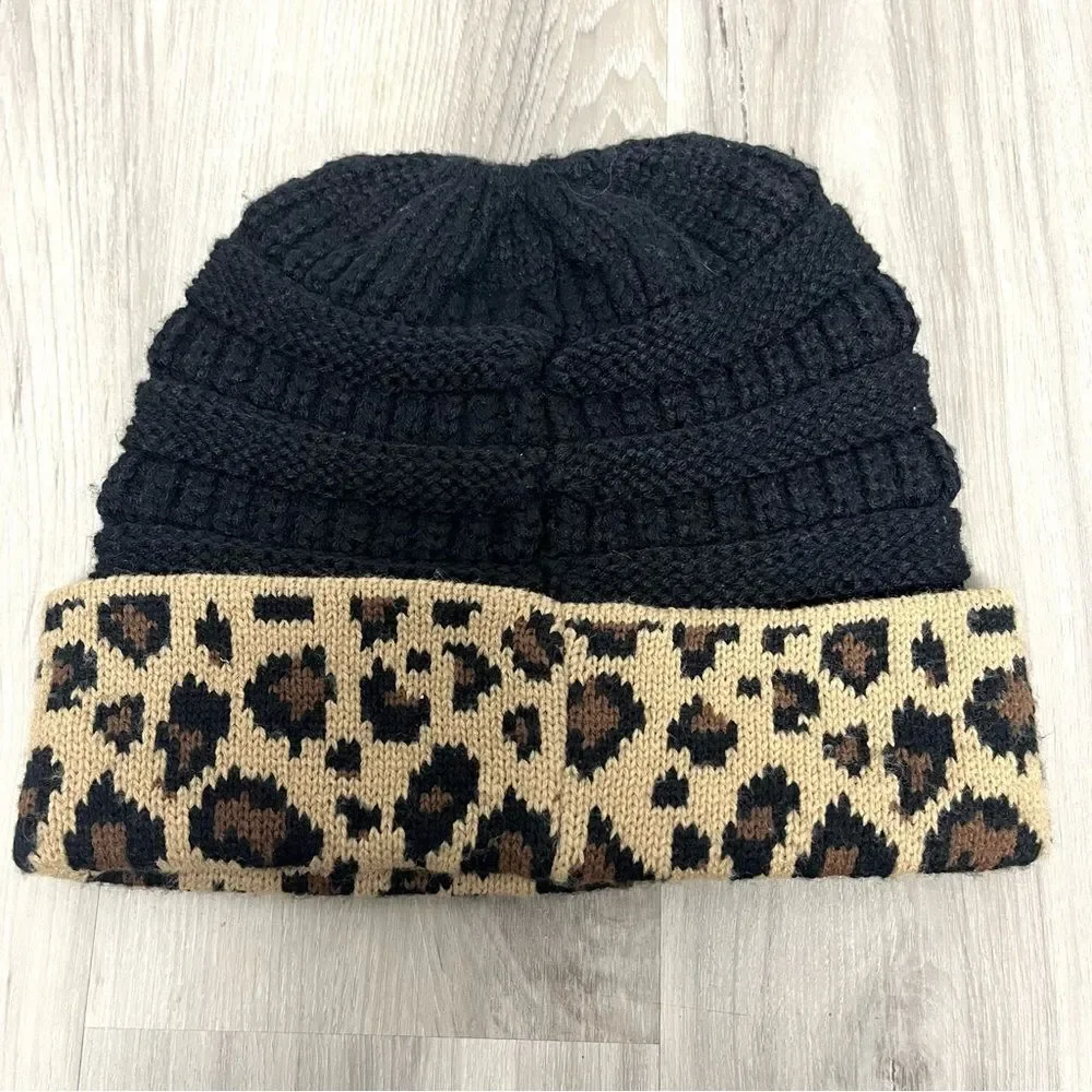C.C Hat Women’s OS‎ Black and Leopard Print Knit Cuffed Winter Beanie